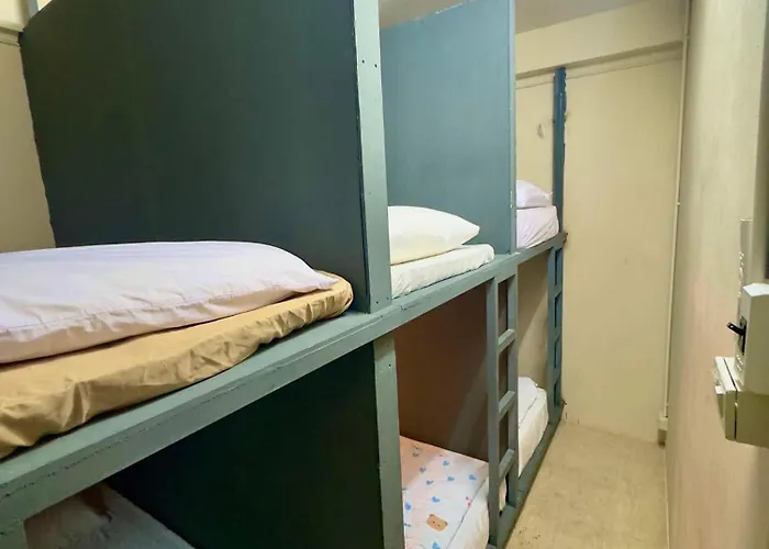 24 Backpackers Albergue