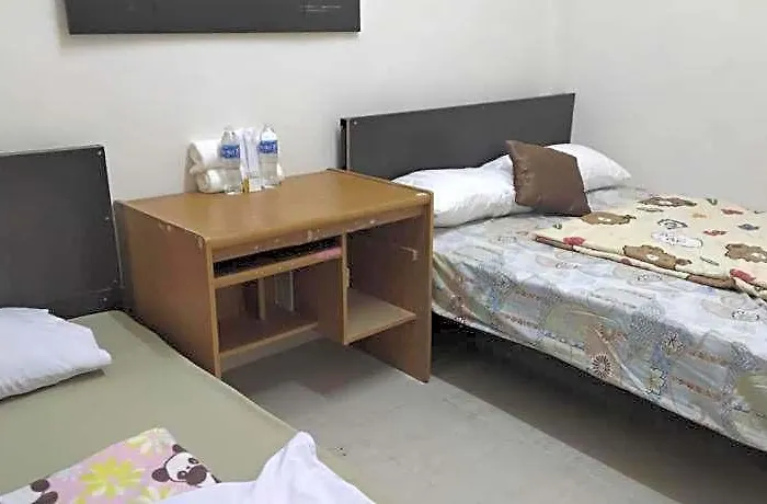 24 Backpackers Albergue